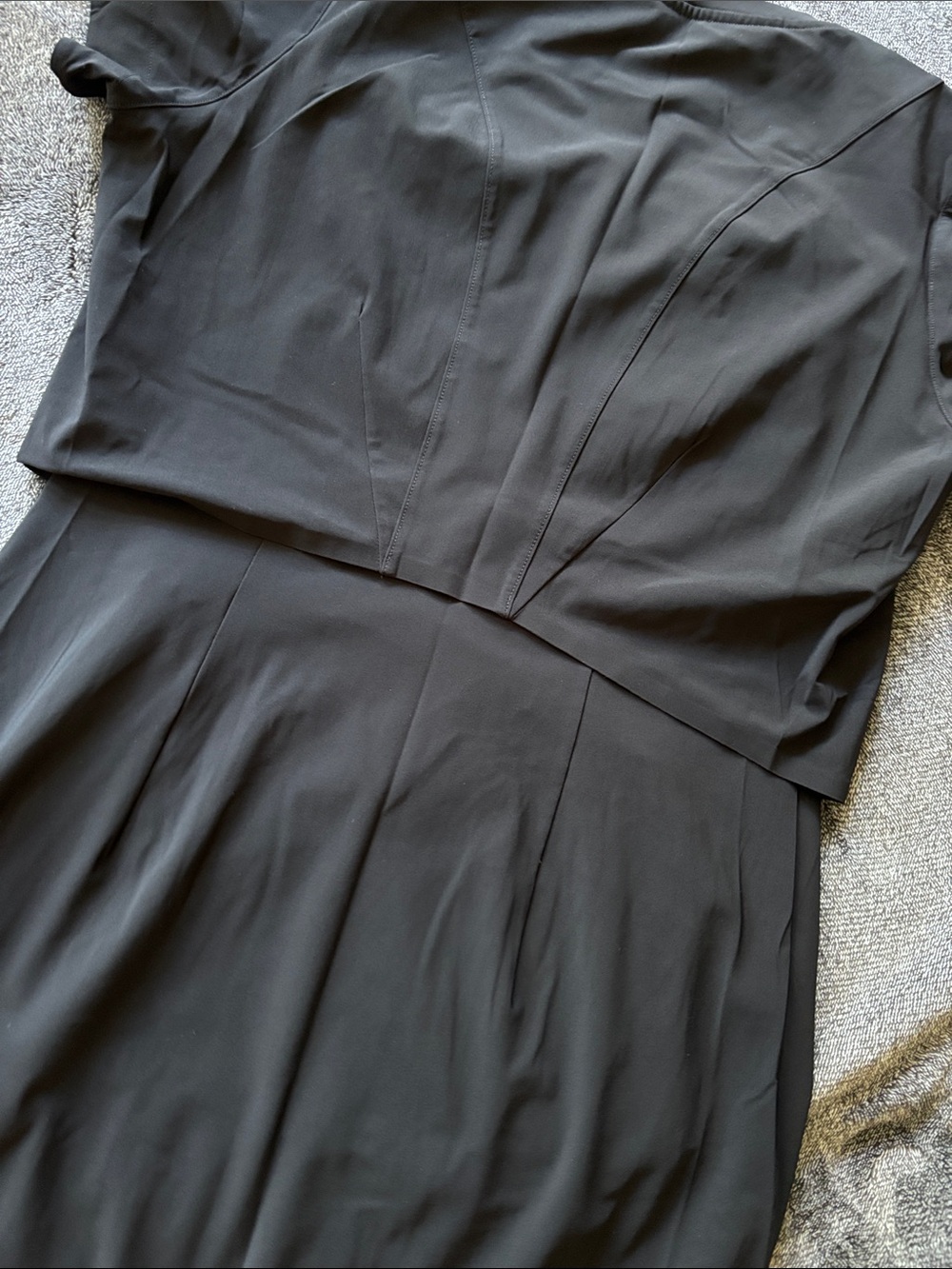 lululemon athletica Black Short-Sleeve Midi Dress - Picture 5 of 6